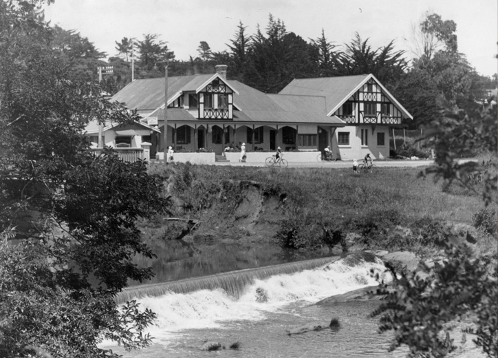 restaurant and bar with large open deck